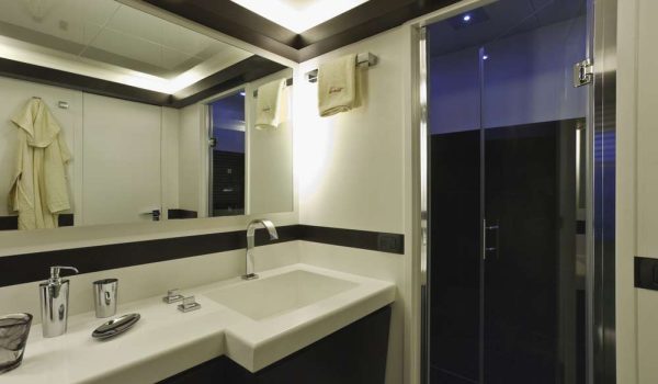 Luxurious Yacht Bathroom